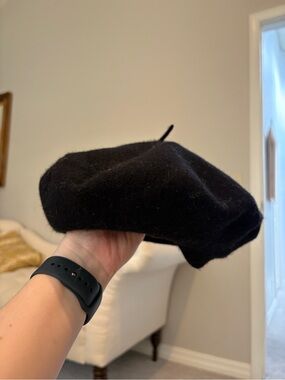 Black Wool Beret Hat - Aritzia